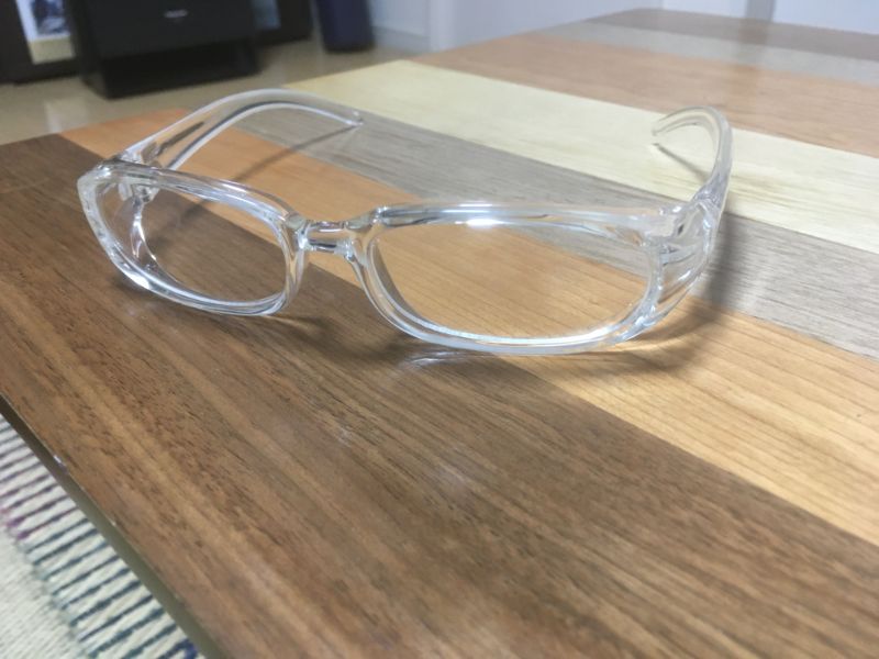レーシック手術後にもらう保護メガネ